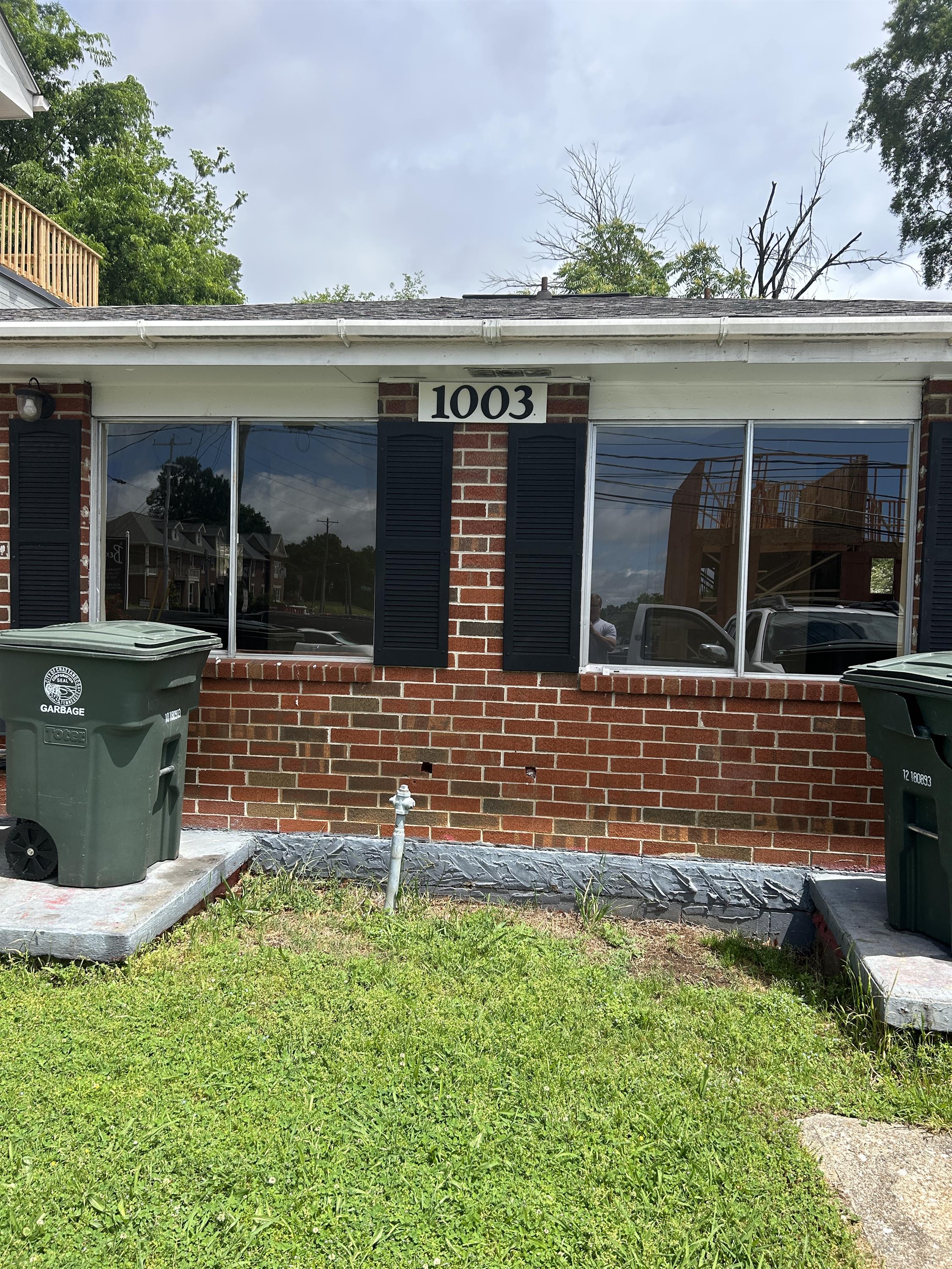 1003 Oak Street - A